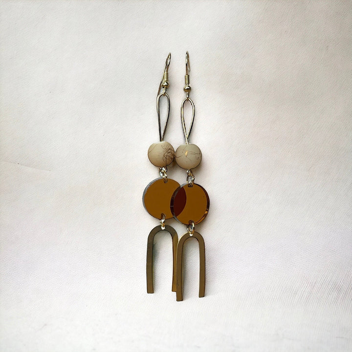 Glass+Brass+Amber Dangle Earrings - Circle