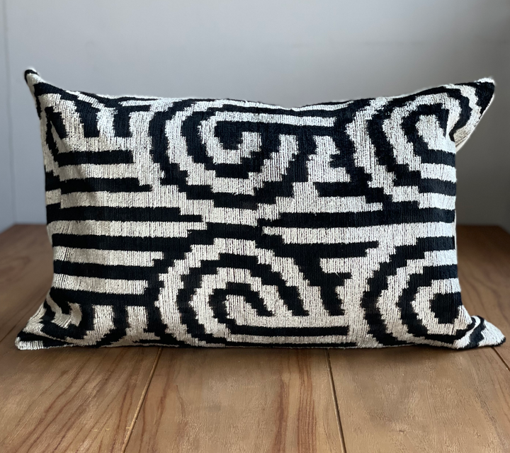 SILK/VELVET DECORATIVE PILLOW COVER